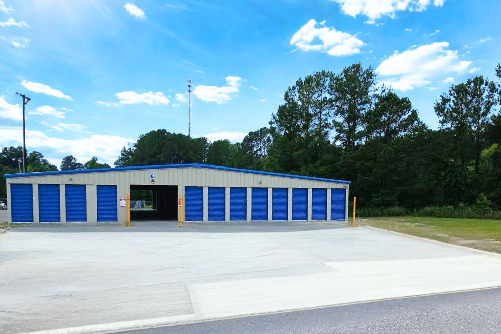 Drive-up self storage near Ramsey Street Linden NC